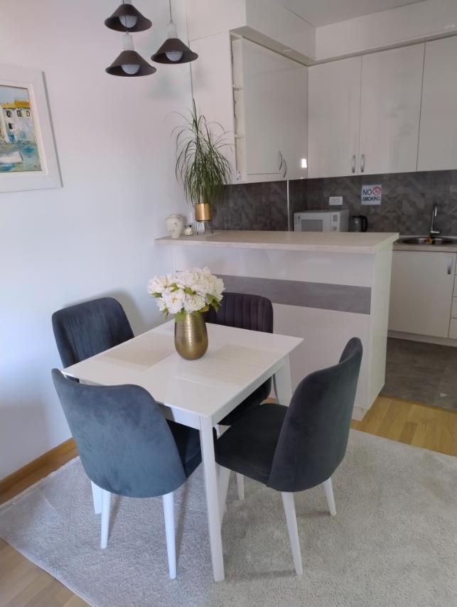 Lovely Apartment - Ljupki Stan Подгорица Екстериор снимка
